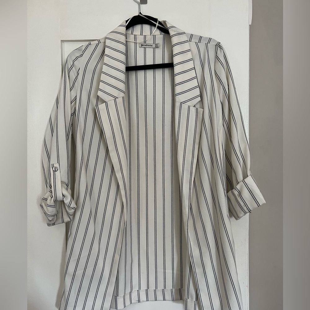 Stradivarius white black lined blazer
